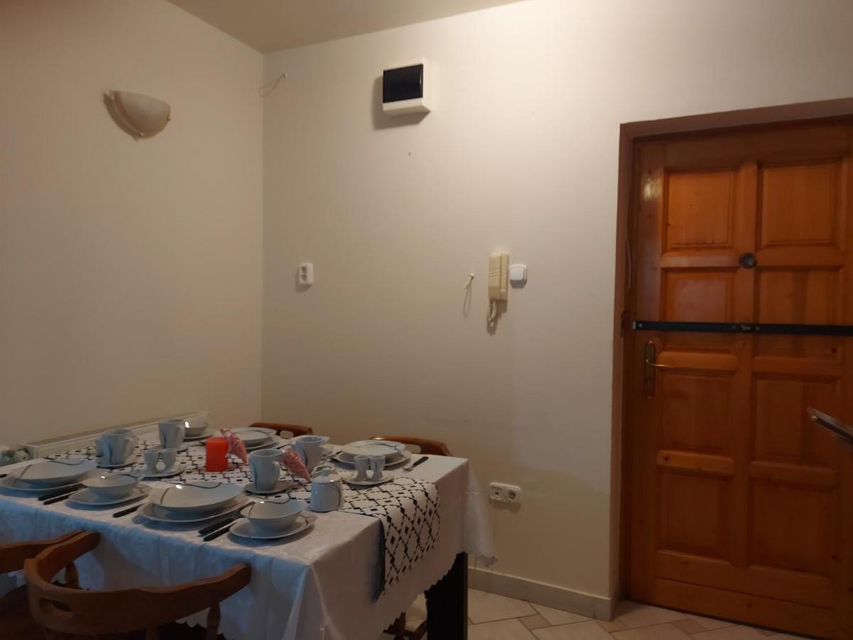Lara Apartman Debrecen Exterior foto