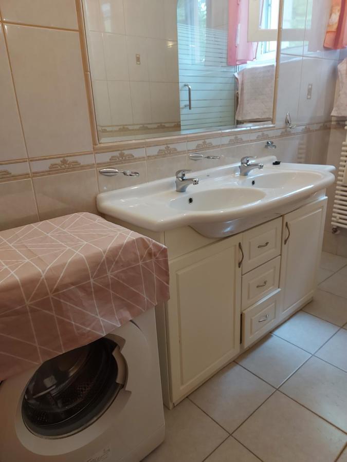 Lara Apartman Debrecen Exterior foto