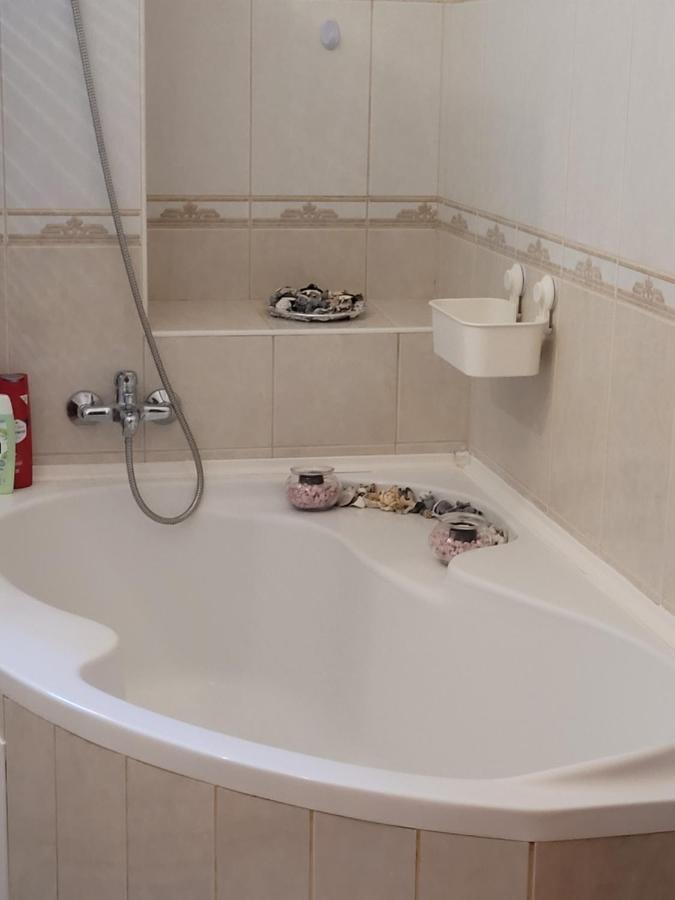 Lara Apartman Debrecen Exterior foto